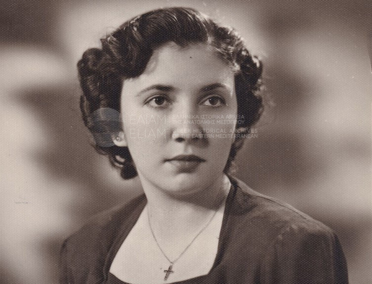 Picture of a young woman